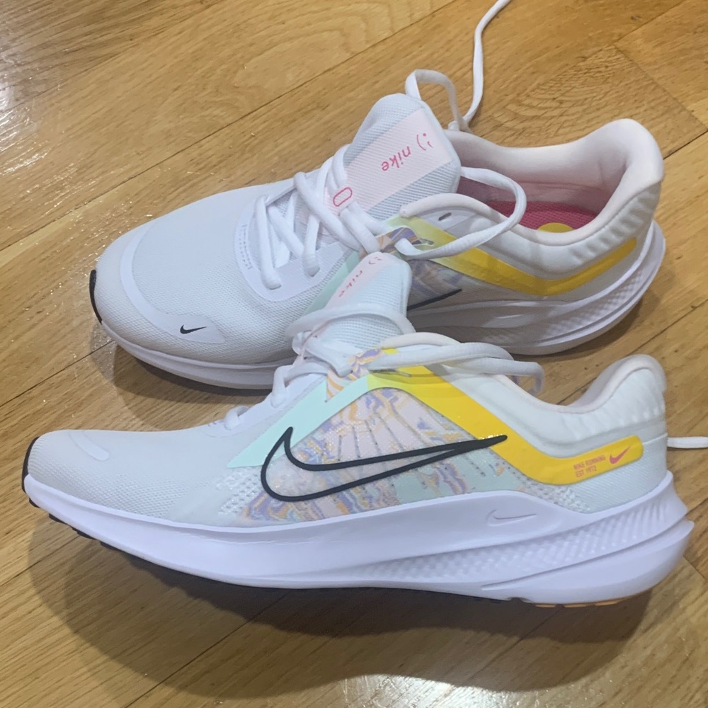 Nike Guest 5 Premium Road Women’s Running Shoe